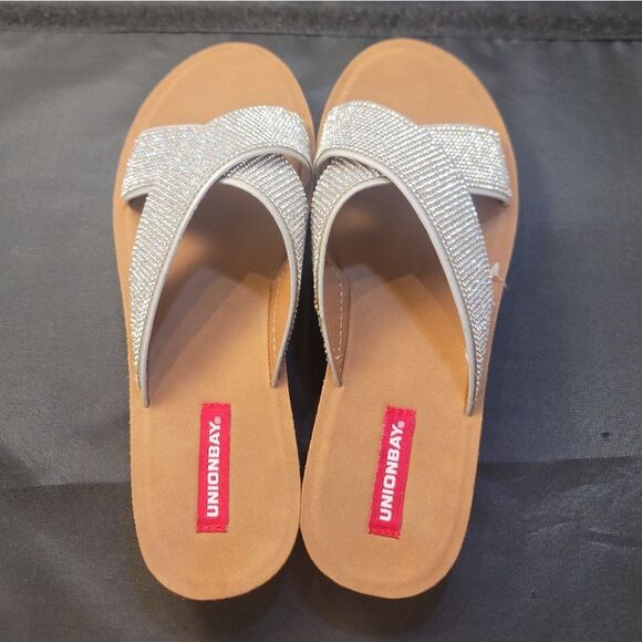 BRAND NEW UNIONBAY  CRISSCROSS RHINESTONE SILVER SANDALS - Picture 7 of 14